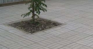 Качественная тротуарная плитка серого цвета в Троицке в октябре