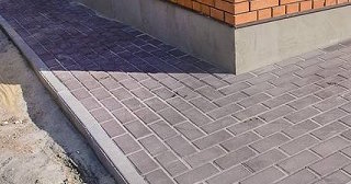 Укладка плитки на отмостку: Цена от 825 руб. в Троицке от ТротуарнаяПлитка