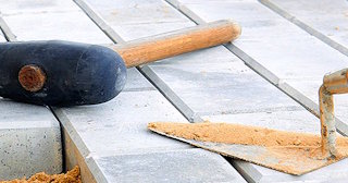 Профессиональная укладка тротуарной брусчатки в Троицке в октябре