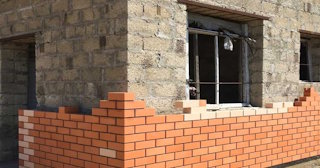 Профессиональная облицовка цоколя дома в Троицке в октябре