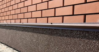 Облицовка цоколя керамогранитом в Троицке в октябре