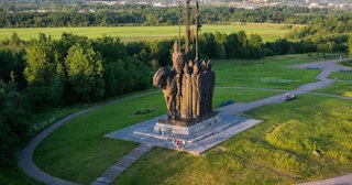 Благоустройство памятников в Троицке от 928 руб. – компания ТротуарнаяПлитка
