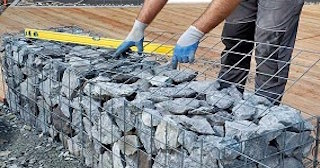Устройство подпорной стенки из габионов в Троицке в октябре
